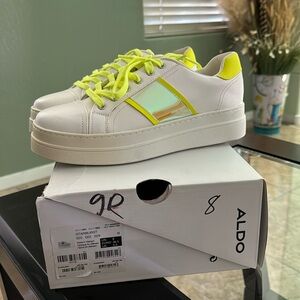 Aldo tenis shoes white US # 8 (woman)